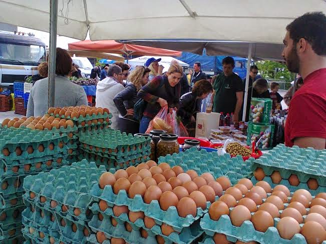 Ο Δήμος Αμαρουσίου στήριξε τις πασχαλινές αγορές των καταναλωτών πραγματοποιώντας με επιτυχία την 9η εορταστική δράση για τη Διάθεση Εγχώριων Αγροτικών Προϊόντων - Φωτογραφία 5