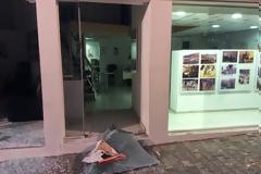 Ζημιές από αγνώστους σε 3 εκλογικά κέντρα στον Βύρωνα τα ξημερώματα