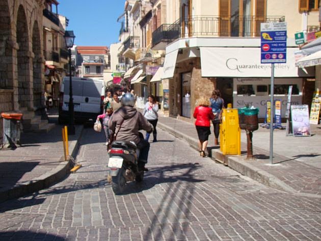 Δακτύλιος μόνο στα χαρτιά στην παλιά πόλη του Ρεθύμνου - Φωτογραφία 2