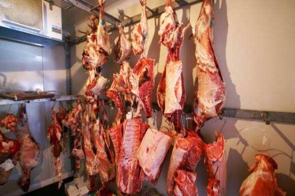 Κρήτη: Άρπαξαν από κρεοπωλείο 300 αμνοερίφια και 1,5 τόνο μοσχαρίσιου κρέατος - Φωτογραφία 1