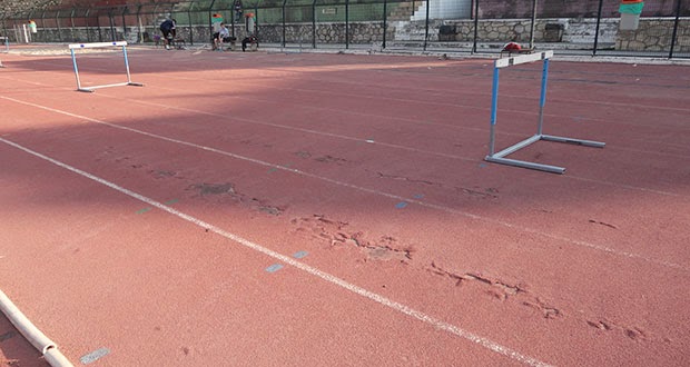 Μια 14χρονη αθλήτρια τραυματίστηκε στο Εθνικό Στάδιο Ελευθερίας του Ηρακλείου! Δείτε τις εικόνες ντροπής - Φωτογραφία 10