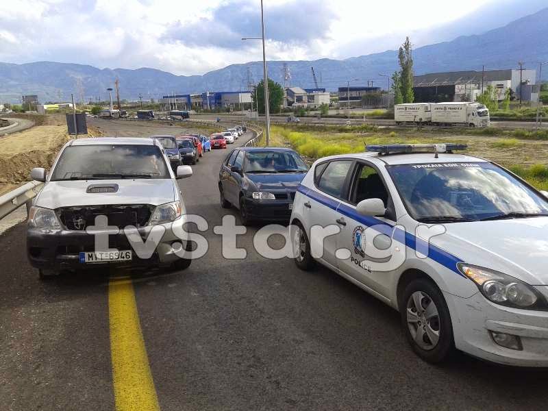 Λαμία: Λεωφορείο έμεινε πάνω στην Εθνική Οδό [Photos] - Φωτογραφία 6