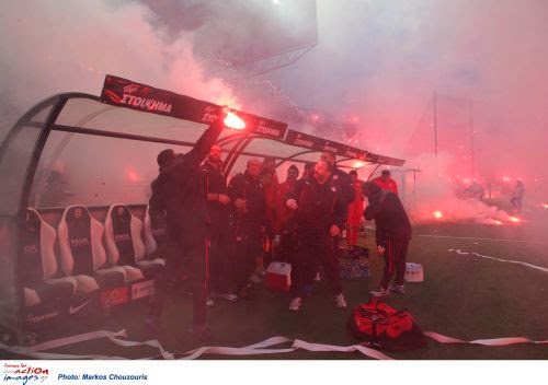 Η χθεσινοβραδινή ντροπή του ελληνικού ποδοσφαίρου σε 25 φωτογραφίες... - Φωτογραφία 1