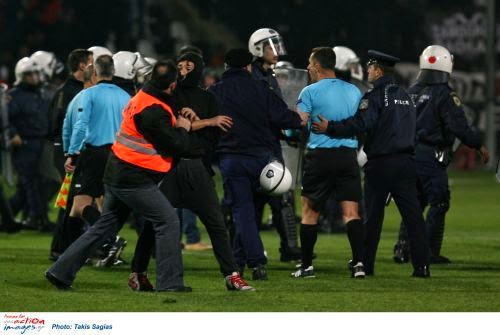 Η χθεσινοβραδινή ντροπή του ελληνικού ποδοσφαίρου σε 25 φωτογραφίες... - Φωτογραφία 10
