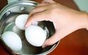 Πώς θα βράσεις τα αβγά χωρίς να σπάσουν;