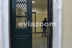 Για κακούργημα παραπέμπεται ο δάσκαλος που έβαλε φωτιά στο δημοτικό σχολείο της Κύμης!