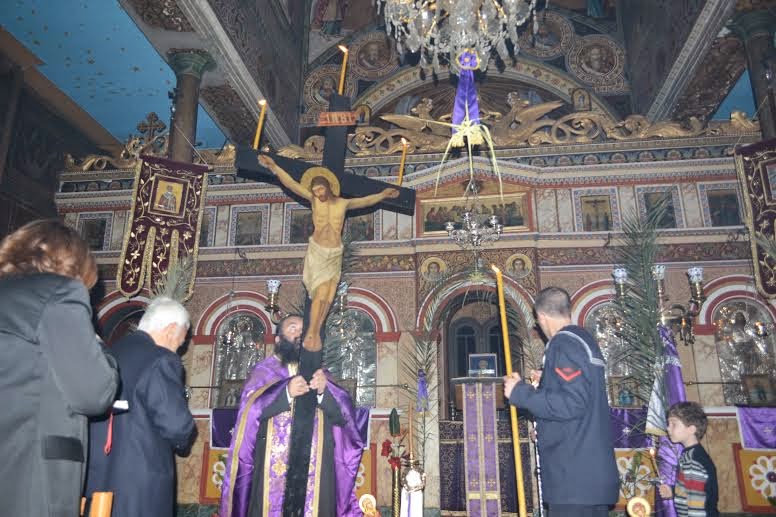 Η Ακολουθία των Παθών στο Ναύσταθμο Σαλαμίνας - Φωτογραφία 1