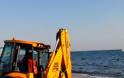 Κάτω από την κατακραυγή ξήλωσαν τα κιγκλιδώματα στην ελεύθερη παραλία της Βουλιαγμένης