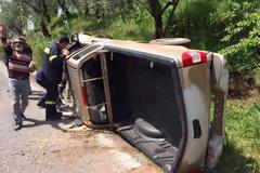 Αγρίνιο: Εκτροπή αγροτικού με εγκλωβισμό 81χρονου - Δέιτε φωτο
