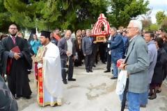 Πάτρα: Με κατάνυξη η περιφορά των επιτάφιων - Δείτε φωτο