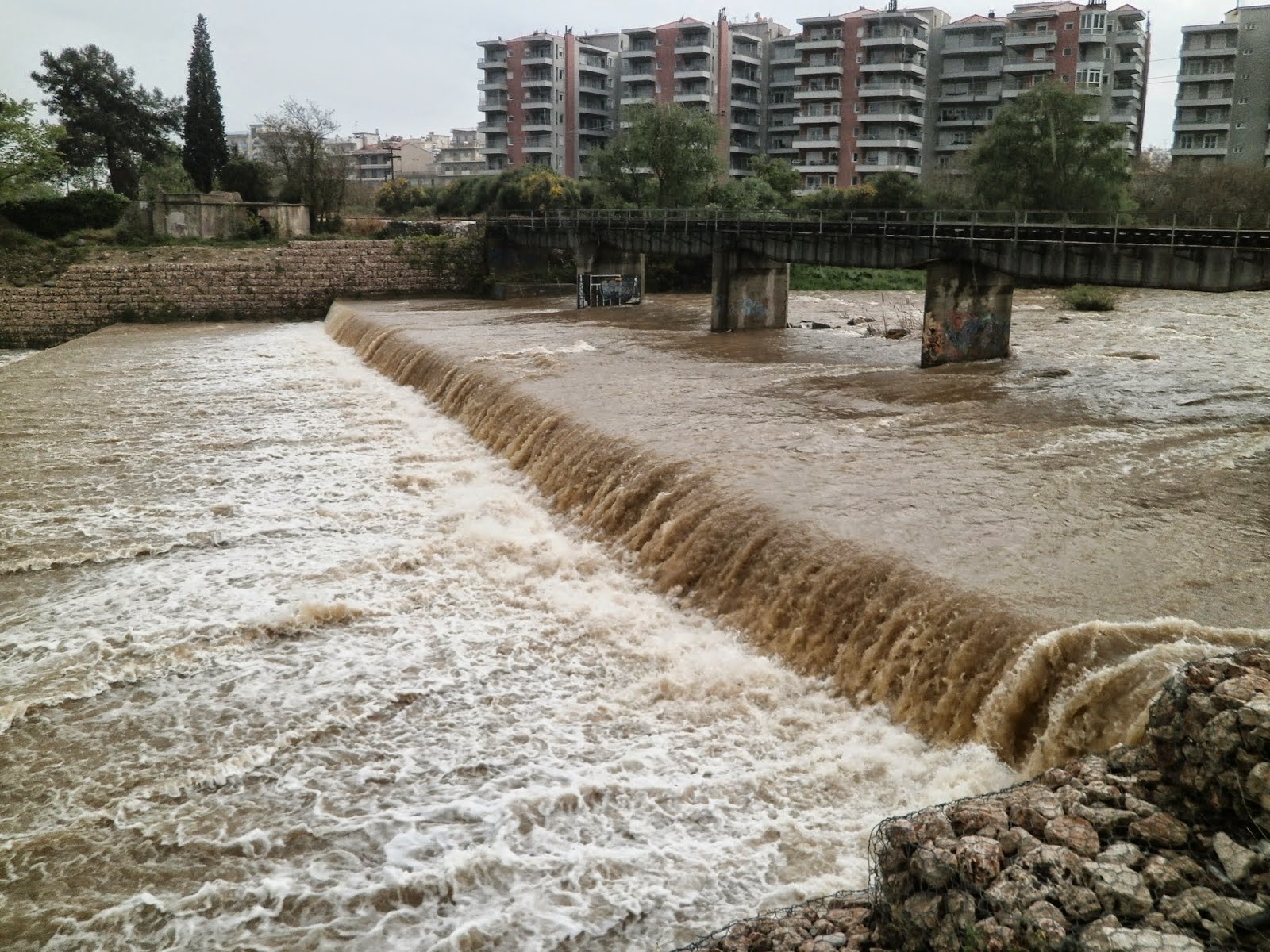 Η “Μεγάλη Εβδομάδα των Βροχών” στην Ξάνθη – Αγρίεψε ο ποταμός Κόσυνθος - Φωτογραφία 1