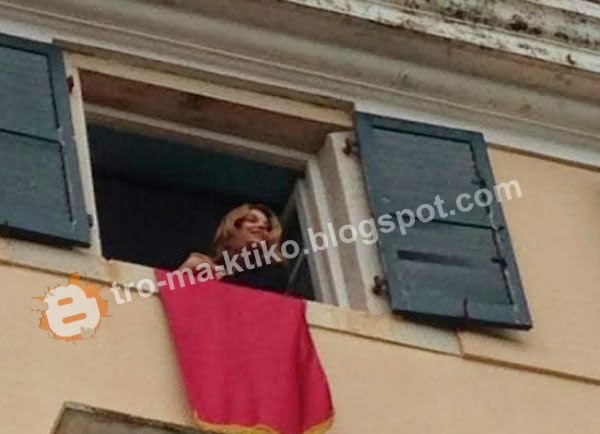 Η Αντζελα Γκερεκου σπάει...στάμνες στην Κέρκυρα - Φωτογραφίες αναγνώστη - Φωτογραφία 3