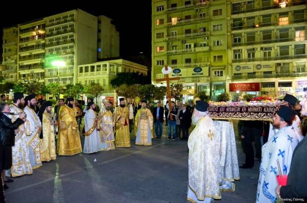 Δείτε φωτο από την περιφορά του Επιταφίου στην Μητρόπολη της Πάτρας - Φωτογραφία 8