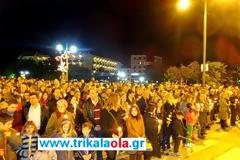 Κοσμοσυρροή στην συνάντηση των επιταφίων στα Τρίκαλα! [Photos - Video]