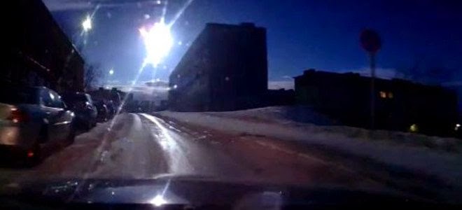 Μετεωρίτης χτυπά για άλλη μια φορά τη Ρωσία - Οι απίστευτες σκηνές που κατέγραψε οδηγός - Φωτογραφία 1