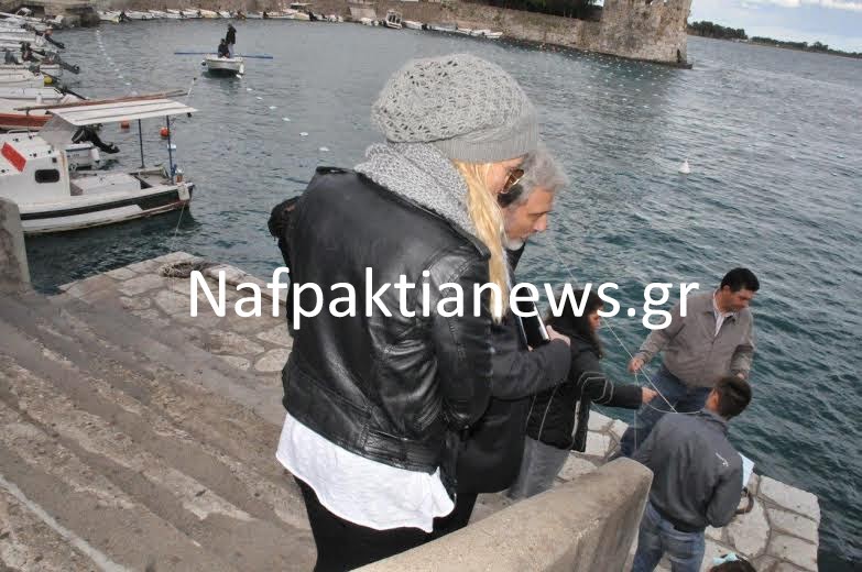 Η Νάντια Μπουλέ στο λιμάνι της Ναυπάκτου… - Φωτογραφία 2