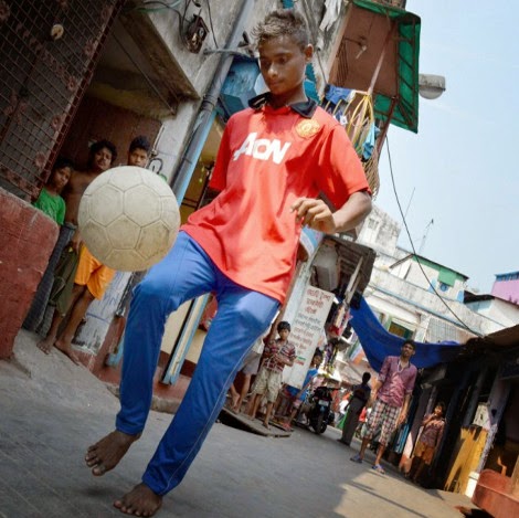 16χρονος από φτωχογειτονιά της Ινδίας στο Ολντ Τράφορντ για προπόνηση! [photos] - Φωτογραφία 6