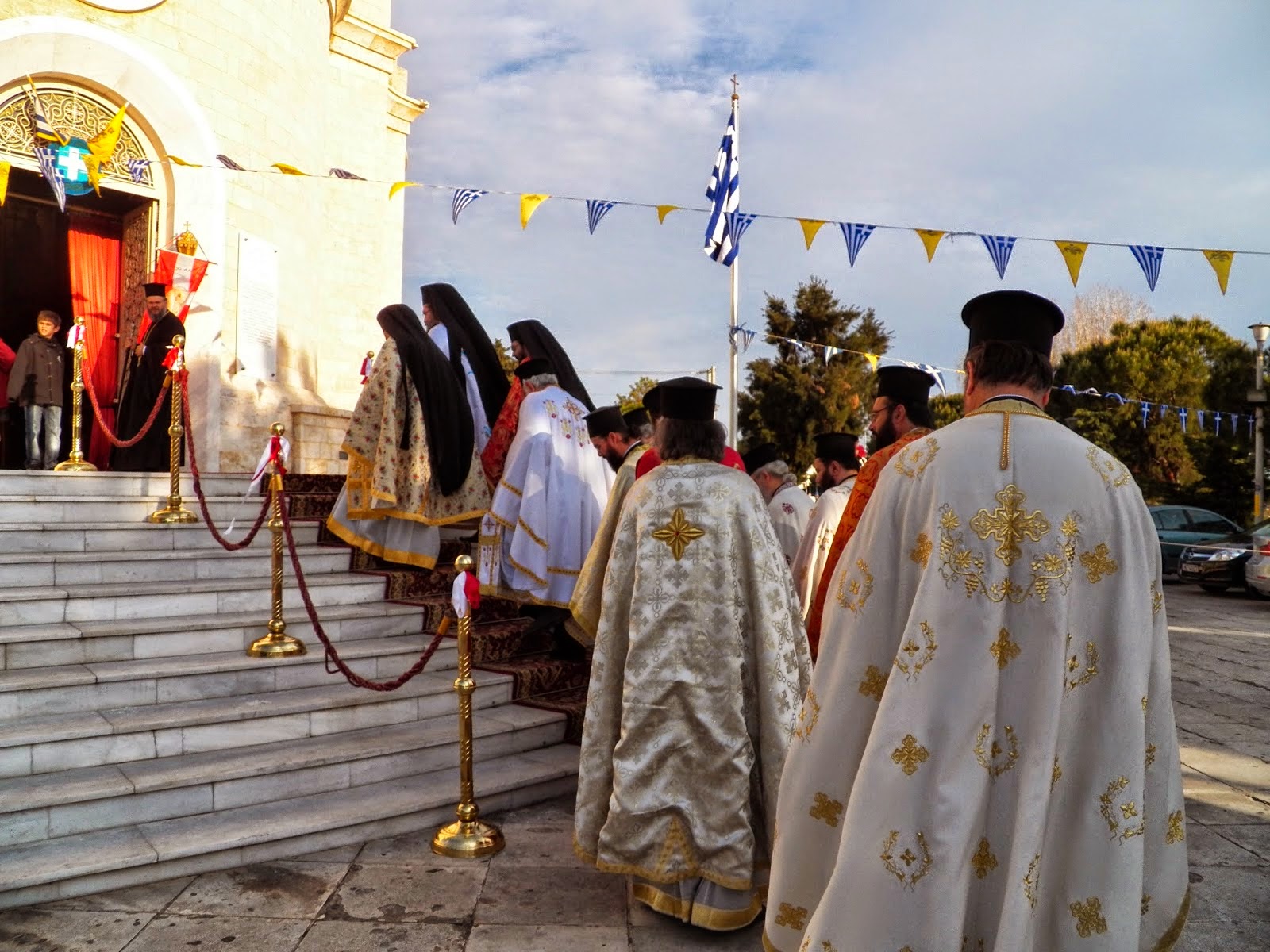 Ο Εσπερινός της Αγάπης στην Ι.Μ. Γλυφάδας Ε. Β. Β. και Β. - Φωτογραφία 2