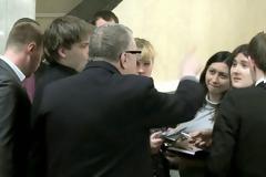 Χυδαία φραστική επίθεση Ρώσου πολιτικού σε έγκυο δημοσιογράφο - Ζήτησε από τους βοηθούς του να τη βιάσουν