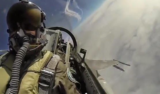 Κάνοντας βόλτα με ένα ελληνικό F16 [Video] - Φωτογραφία 1
