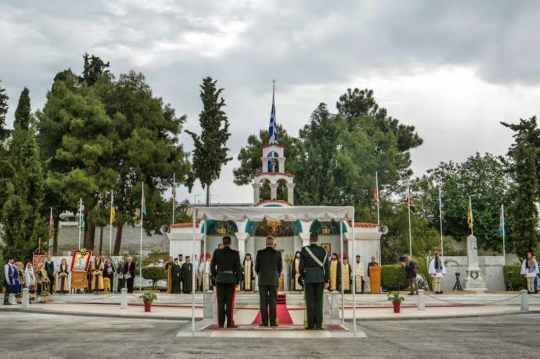 Χαιρετισμός ΥΕΘΑ Δημήτρη Αβραμόπουλου στην τελετή εορτασμού του Αγίου Γεωργίου στη Σχολή Πεζικού στη Χαλκίδα - Φωτογραφία 10