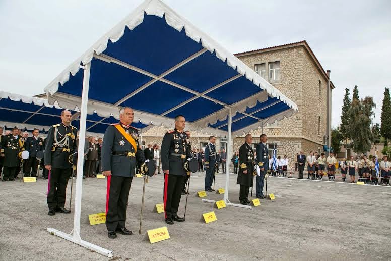 Χαιρετισμός ΥΕΘΑ Δημήτρη Αβραμόπουλου στην τελετή εορτασμού του Αγίου Γεωργίου στη Σχολή Πεζικού στη Χαλκίδα - Φωτογραφία 9