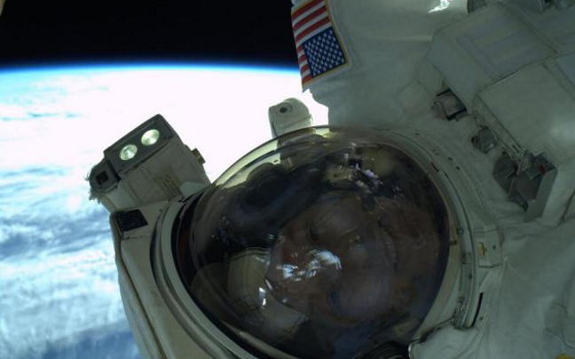 Selfie από το… διάστημα - Φωτογραφία 2