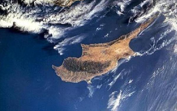Δημοψηφίσματα σε Κύπρο και Κριμαία: Δύο μέτρα και δύο σταθμά - Φωτογραφία 1