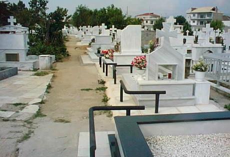 Κρήτη: Ήπιε φυτοφάρμακο και ξεψύχησε μέσα στον οικογενειακό τάφο - Φωτογραφία 1