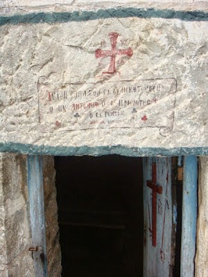 4671 - Από την Ιερά Μονή Εσφιγμένου στην σπηλιά του Οσίου Αντωνίου του Σπηλαιώτη - Φωτογραφία 1