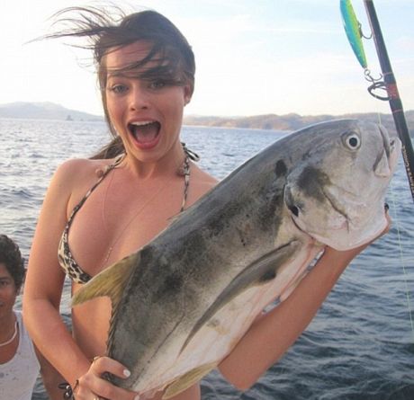 Μαργκό Ρόμπι: Το ψάρεμα δεν ήταν ποτέ πιο… σέξι! - Φωτογραφία 2