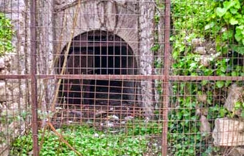 Γιατί φτιάχνουν εσπευσμένα καταφύγια εκτάκτων αναγκών στην Ελλάδα; - Φωτογραφία 1