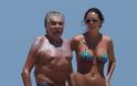 Ο Καβάλι στην παραλία με την 45 χρόνια νεότερη σύντροφό του! - Φωτογραφία 2