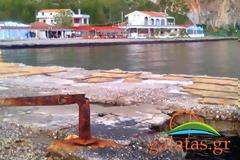 Εικόνα εγκατάλειψης στο λιμάνι του Κρυονερίου στο Γαλατά Ναυπακτίας