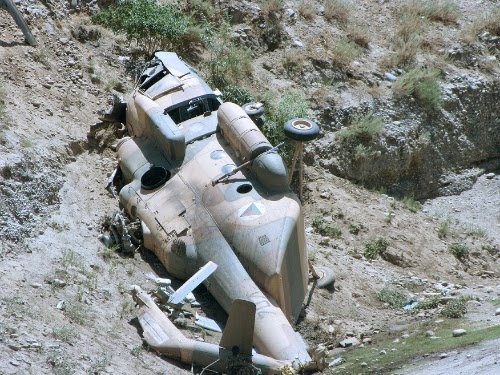 5 νεκροί από συντριβή ελικοπτέρου του ΝΑΤΟ στο Αφγανιστάν - Φωτογραφία 1