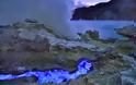 Εκπληκτικό θέαμα ηφαιστείου με μπλε λάβα! [photos&video] - Φωτογραφία 2