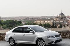 Το νέο Seat Toledo ήρθε και στην ελληνική αγορά με τιμή αγοράς από 12.840€ για τον 1.2 TSI κινητήρα με τα 85 άλογα. Από 14.823€ οι εκδόσεις ντίζελ