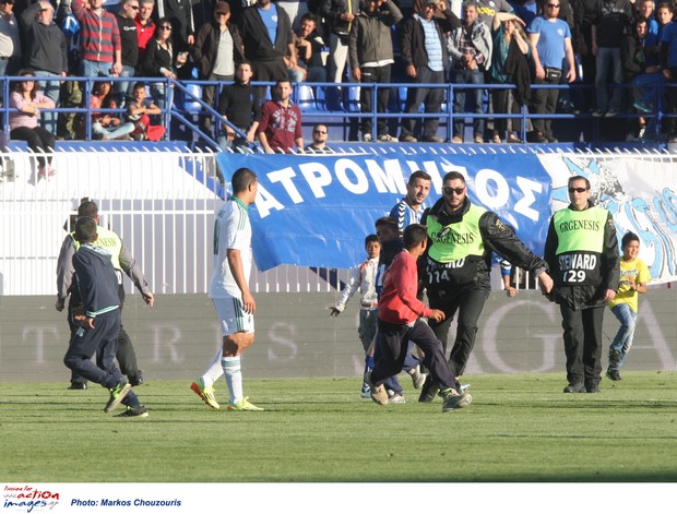 Φωτορεπορτάζ από τα επεισόδια στο Περιστέρι - Φωτογραφία 5