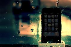 Κάνετε το iphone σας αδιάβροχο χωρίς καμιά θήκη