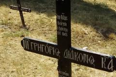 4698 - Στο Λαυριώτικο Κοιμητήρι
