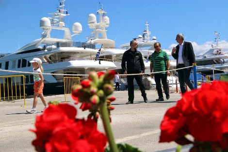 Το Ναύπλιο έγινε Μονακό - 60 γιοτ, πλωτά παλάτια, σταρ του Χόλιγουντ, βασιλιάδων και κροίσων στο λιμάνι του - Φωτογραφία 14