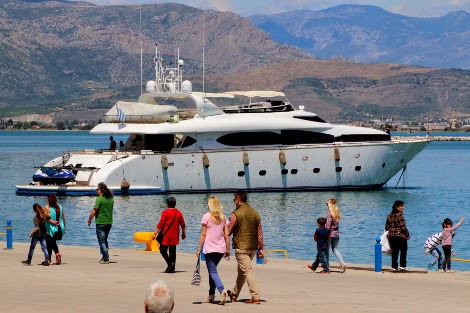 Το Ναύπλιο έγινε Μονακό - 60 γιοτ, πλωτά παλάτια, σταρ του Χόλιγουντ, βασιλιάδων και κροίσων στο λιμάνι του - Φωτογραφία 16