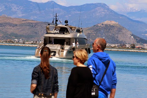 Το Ναύπλιο έγινε Μονακό - 60 γιοτ, πλωτά παλάτια, σταρ του Χόλιγουντ, βασιλιάδων και κροίσων στο λιμάνι του - Φωτογραφία 17