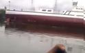 Η καθέλκυση της απόλυτης καταστροφής - Ρίχνουν πλοίο στο νερό και αυτό αναποδογυρίζει [video]