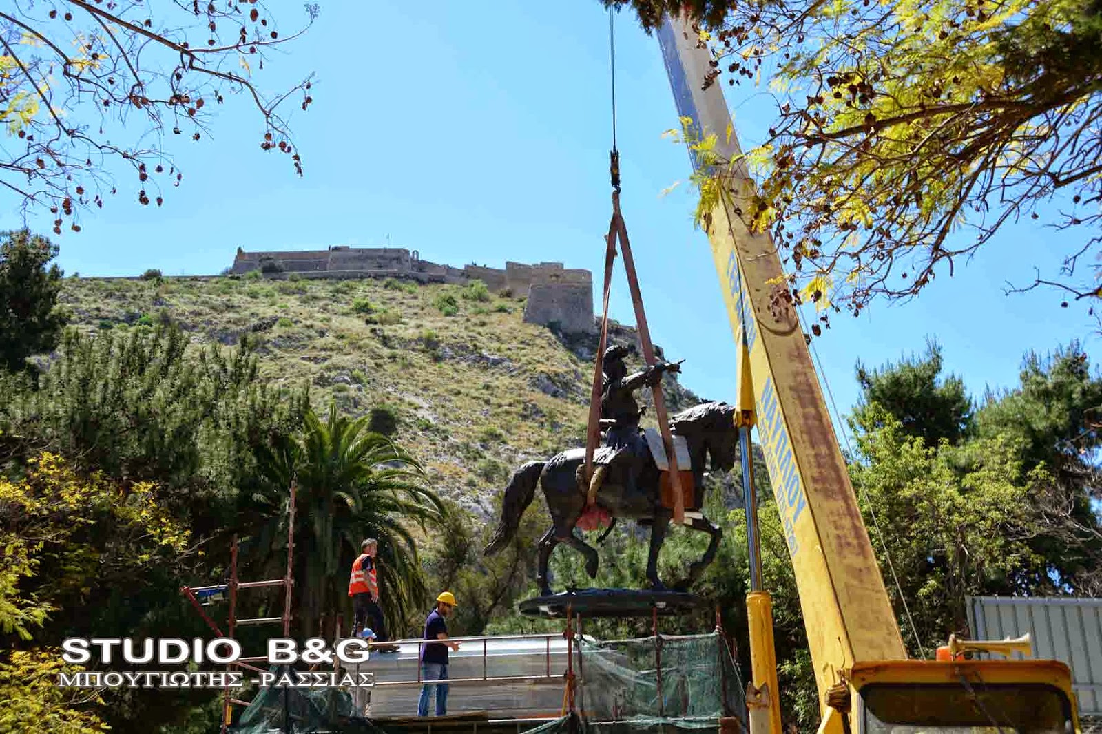 Το άγαλμα του Κολοκοτρώνη και πάλι στην θέση του στο πάρκο Ναυπλίου - Φωτογραφία 6