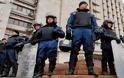 Ανάμειξη Ρωσίας στην αιματοχυσία καταγγέλλει το Κίεβο - Στους 42 οι νεκροί