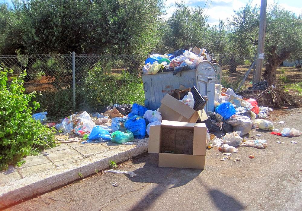 Εξοχικό Φιλιατρών: Αγανάκτηση κατοίκων για τα σκουπίδια - Φωτογραφία 2