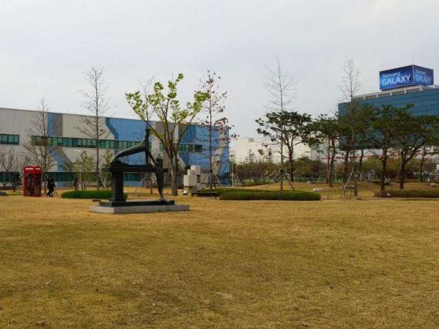0 Ιδού το εργοστάσιο που κατασκευάζονται τα Samsung Galaxy smartphones (photos) - Φωτογραφία 2