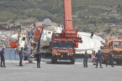 Ρίγος προκαλεί η σορός της μητέρας που κρατούσε αγκαλιά το μωρό της στο ναυάγιο της Σάμου [photos] - Φωτογραφία 3