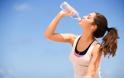 6 τρόποι για να πίνεις περισσότερο νερό